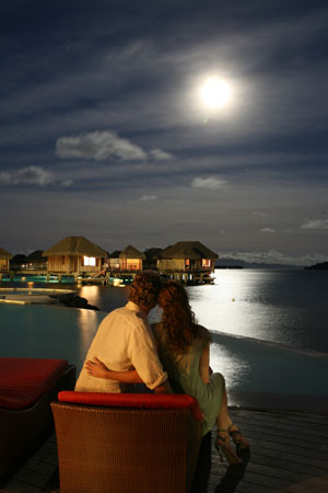 <PRE>S&eacute;jour de 11 nuits avec 1 nuit gratuite et Petits D&eacute;jeuners et D&icirc;ners Offerts dans les Resorts SOFITEL ! TAHITI, MOOREA et BORA BORA</PRE>